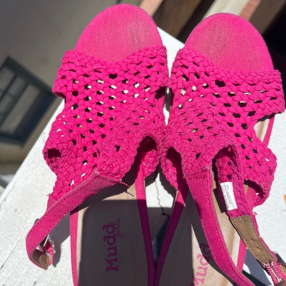 MUDD Pink Wedge Heel Shoes Size 5 - Picture 3 of 7